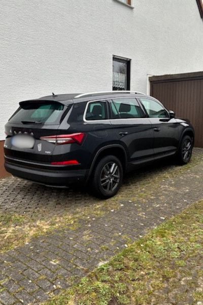 Bild für Jahresrückblick von Manuela Bletzer - neues Auto der Marke Skoda Modell Kodiaq