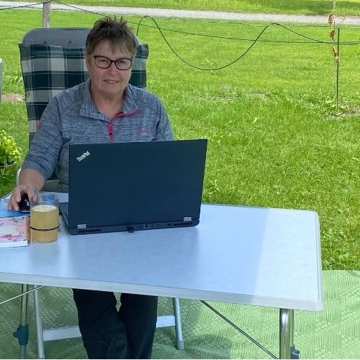 Manuela Bletzer - Arbeiten auf dem Campingplatz